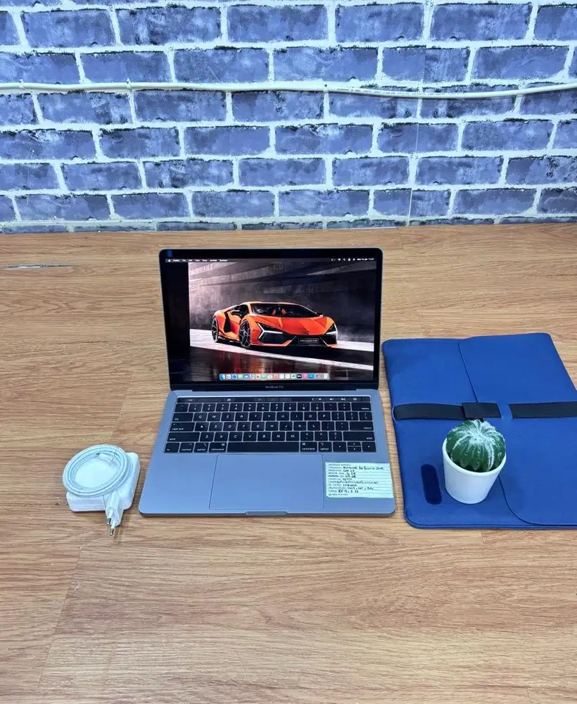 MacBook Pro 13 2019.    i7/16/512