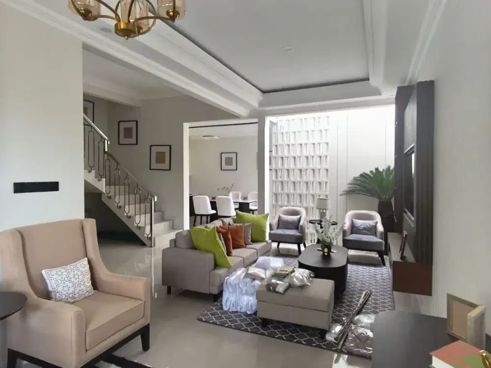 Jual Rumah Mewah Timur Mall Ambarukmo plaza JOGJA, Pinggir Jalan UTAMA