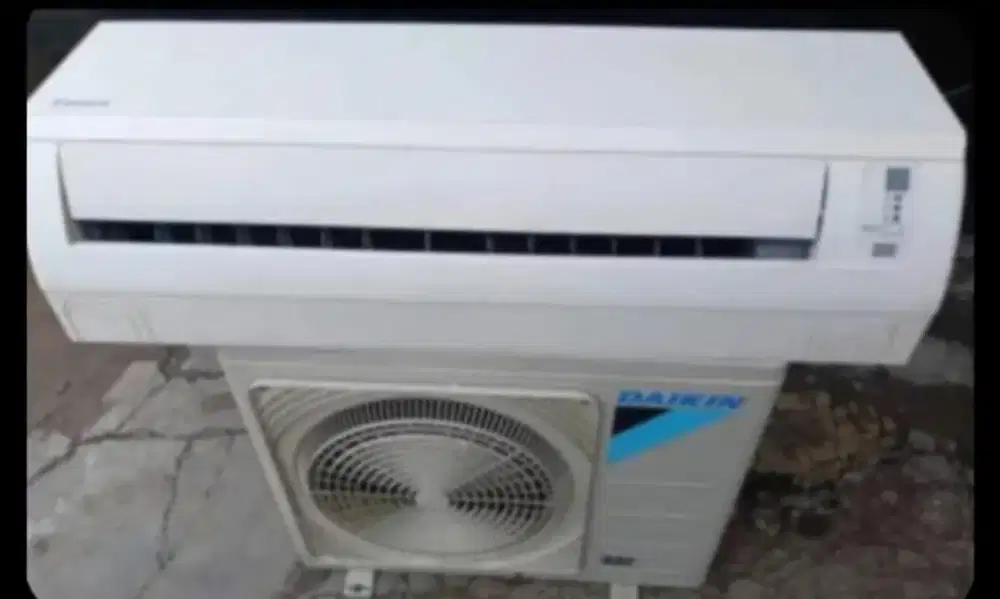 Jual ac Daikin 1/2 pk R 32 lowwat 360 watt kondisi 95% ori semua