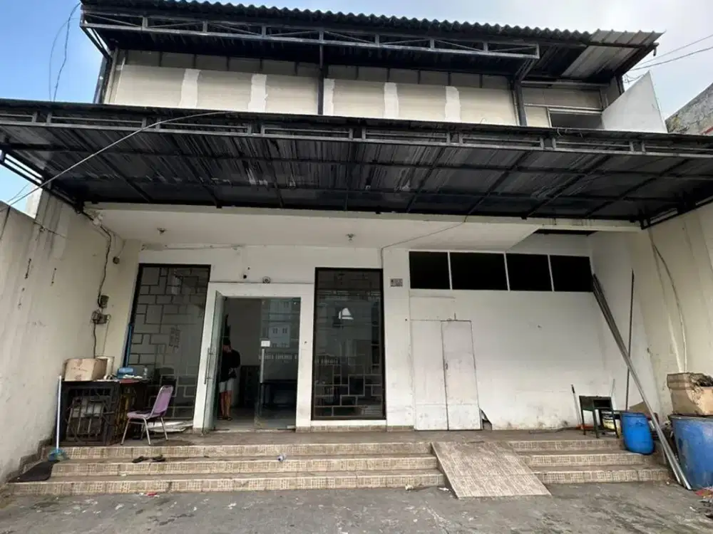 Disewakan Cepat Ruko Luas 300 M2 di  Pinggir Jalan Raya Binong Tangerang