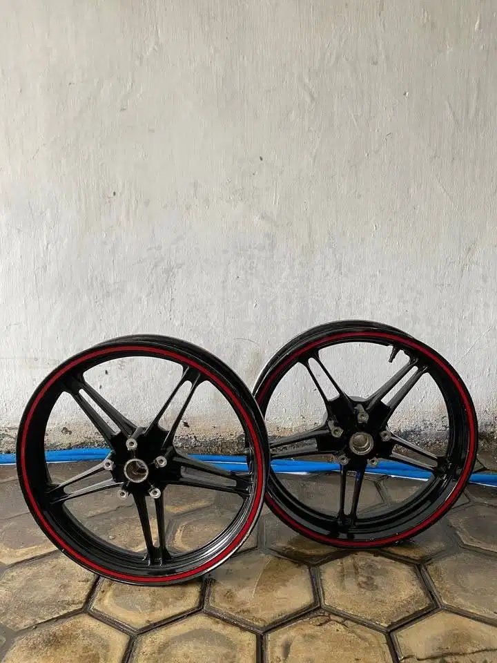 Velg New Vixion Lightning