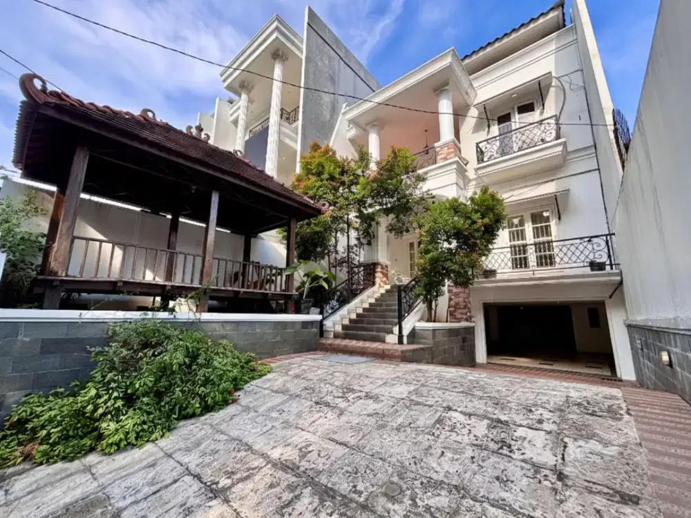Rumah Mewah 2 Lantai Plus Basement