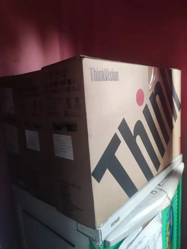Lenovo ThinkVision E24-28 ( Unit ada 3 Kondisi baru dan bergaransi )