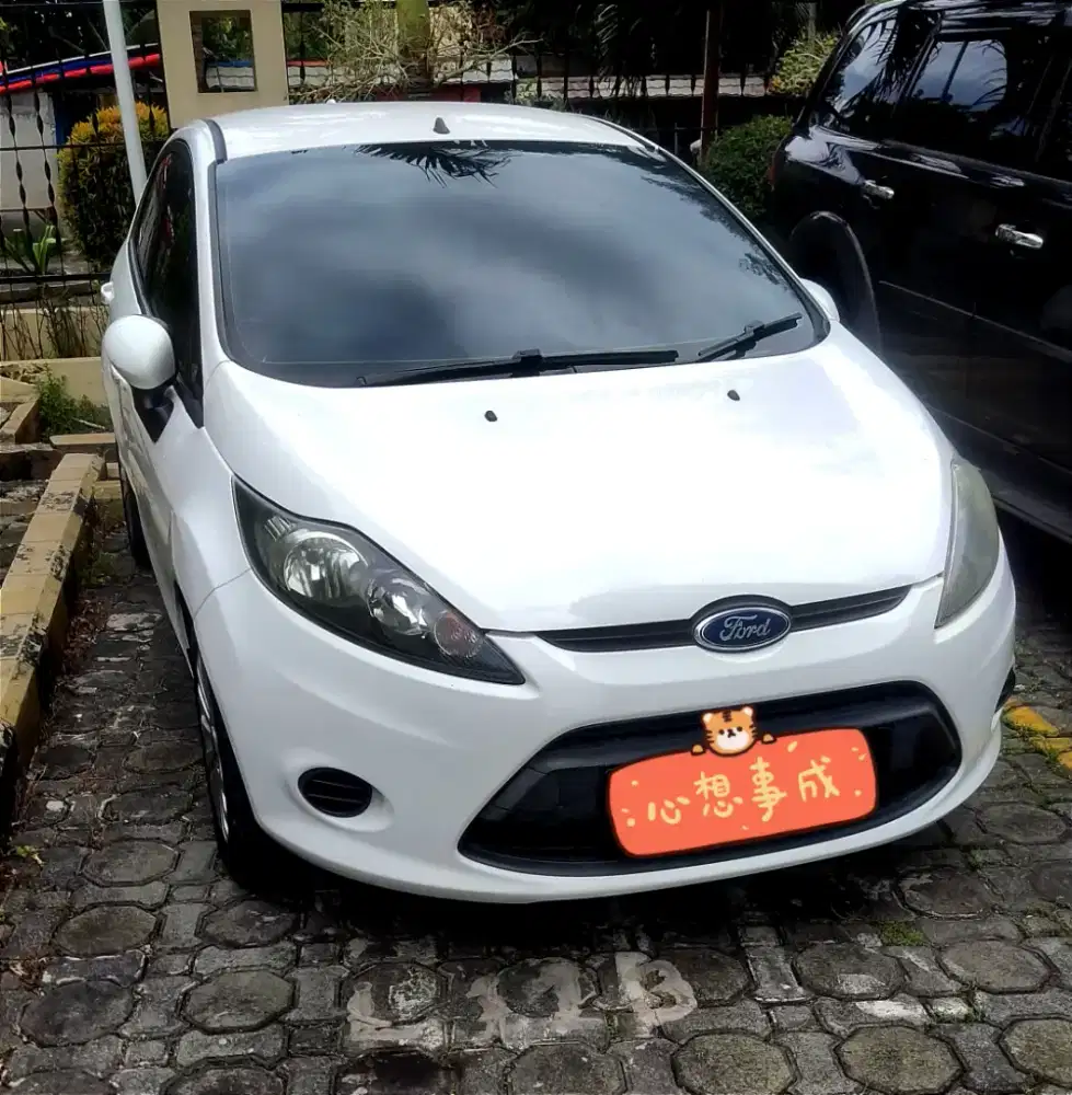 Ford Fiesta 1.4 Trend AT 2012 Putih