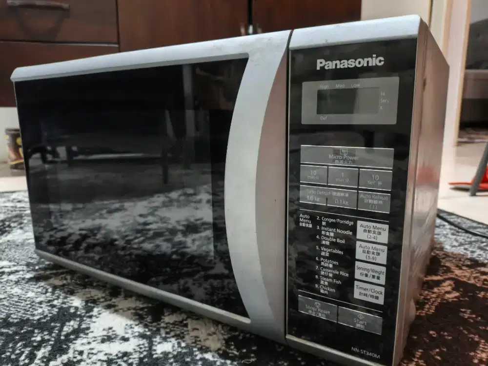 Microwave Panasonic NN-ST340M