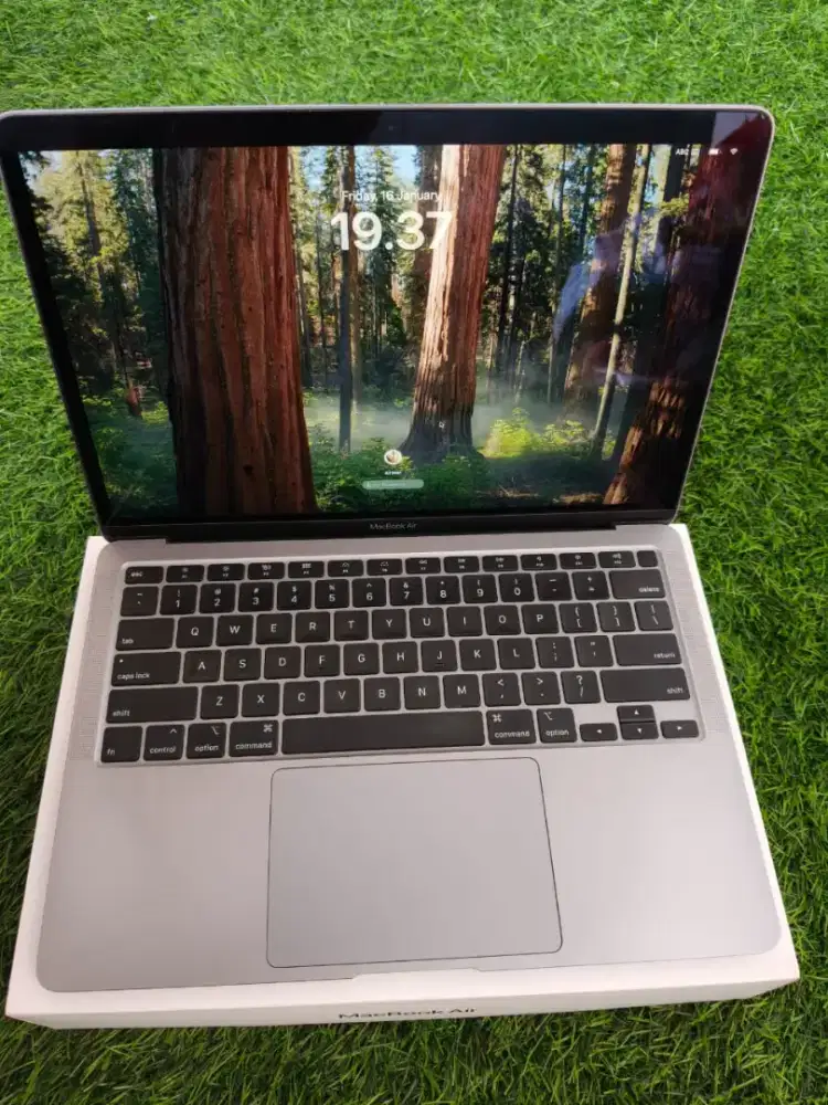 Macbook Air 2020 i5 8/512