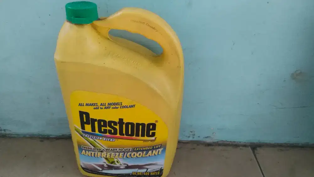 Air Coolant Prestone dan Master Super Flush untuk radiator