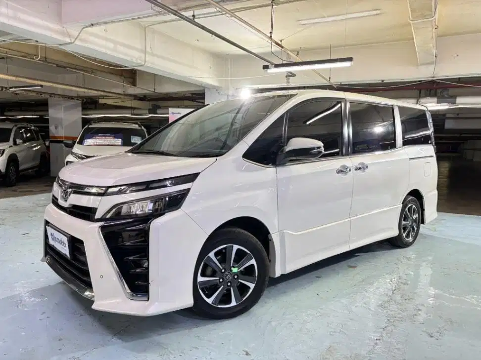 DP MURAH - Toyota Voxy 2.0 Bensin AT 2018 Putih