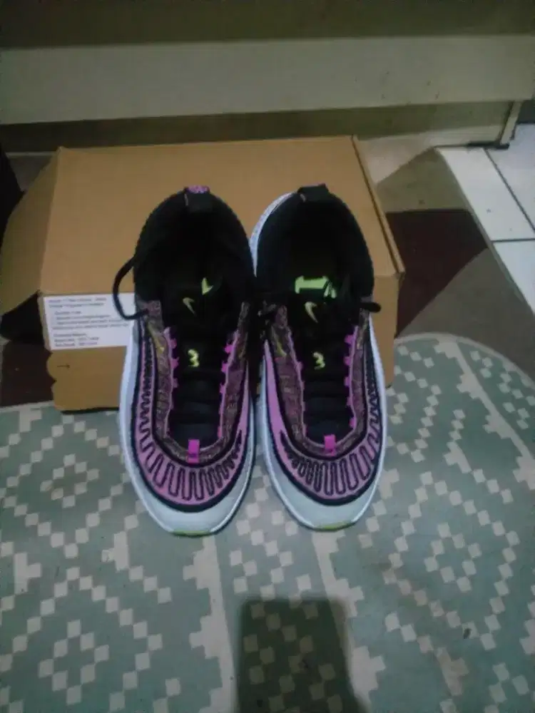 Sepatu Nike Cosmic Unity 3