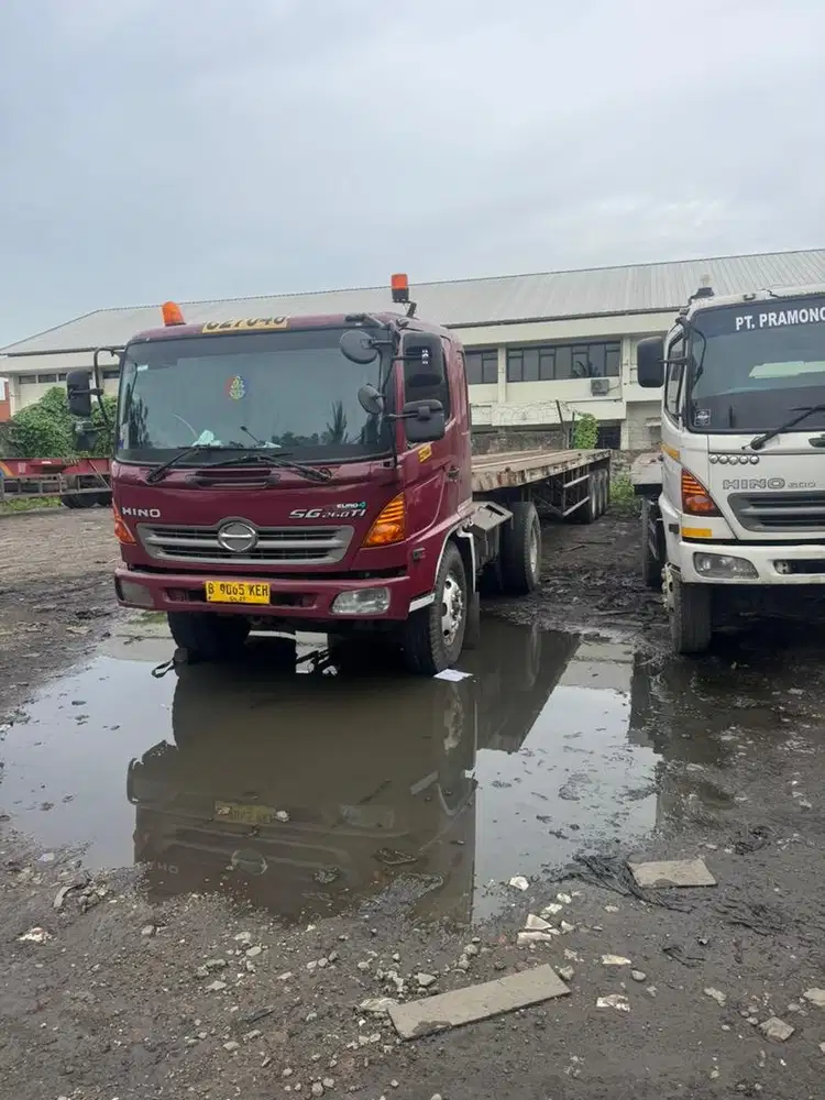 Head trailer hino sg 260 ti 2012