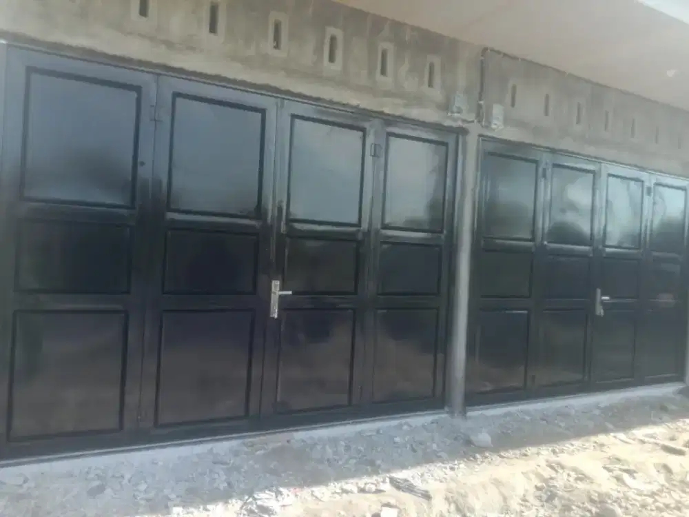 Pintu lipat minimalis