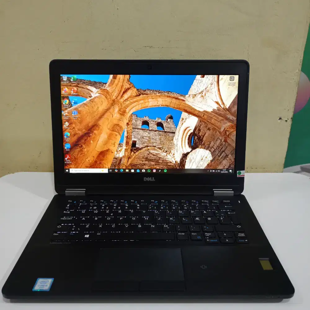 Laptop dell 7270 Core i5 gen 6 ram 8GB SSD 256GB