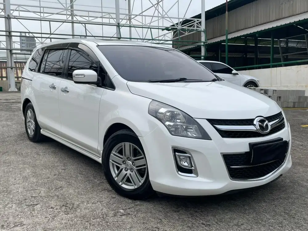 MAZDA 8 2011 (DP 10JT)