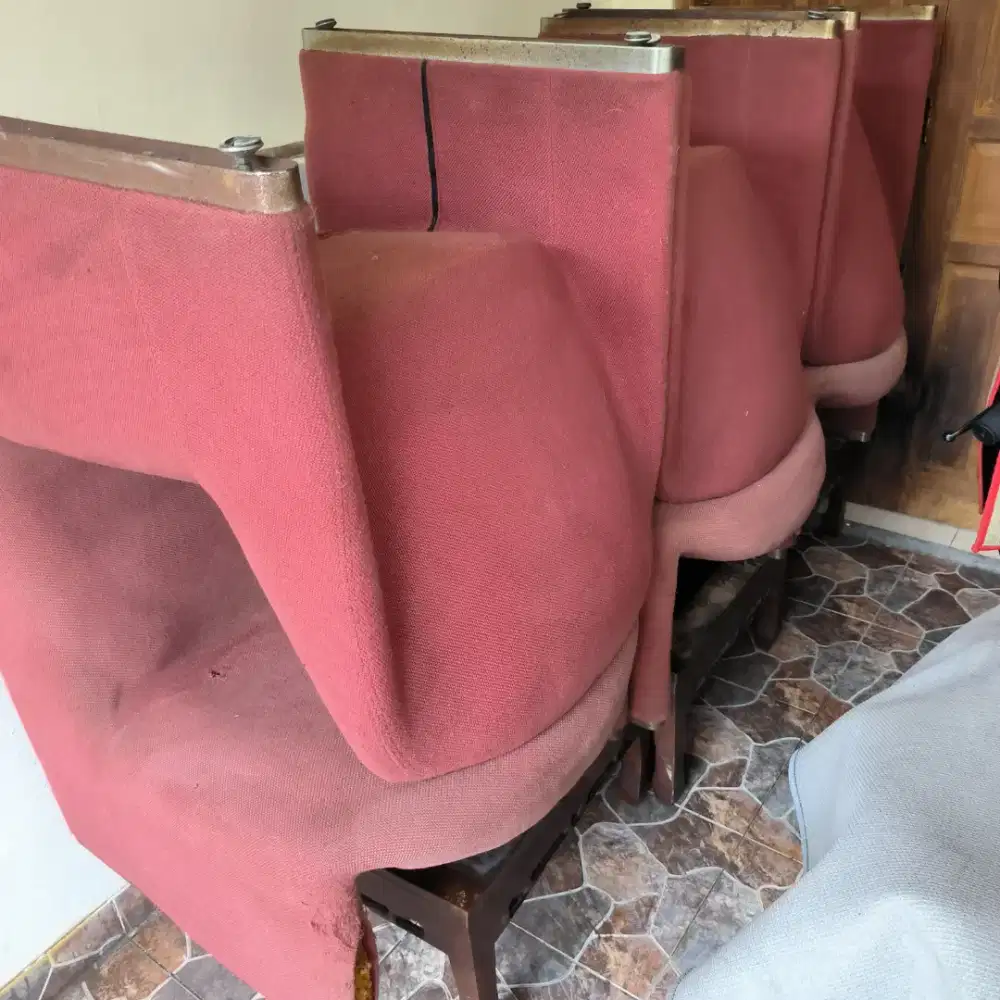 9 kursi sofa kayu busa