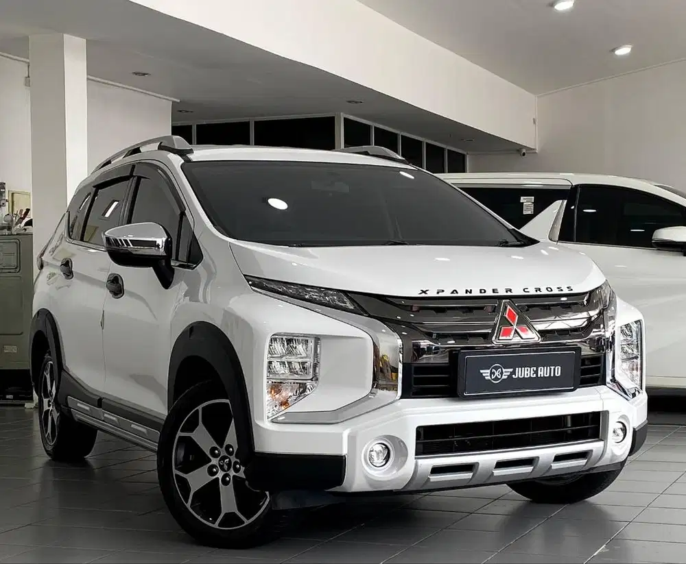 LIKE NEW LOW KM MITSUBISHI XPANDER CROSS 1.5 PLUS AT 2019/2020