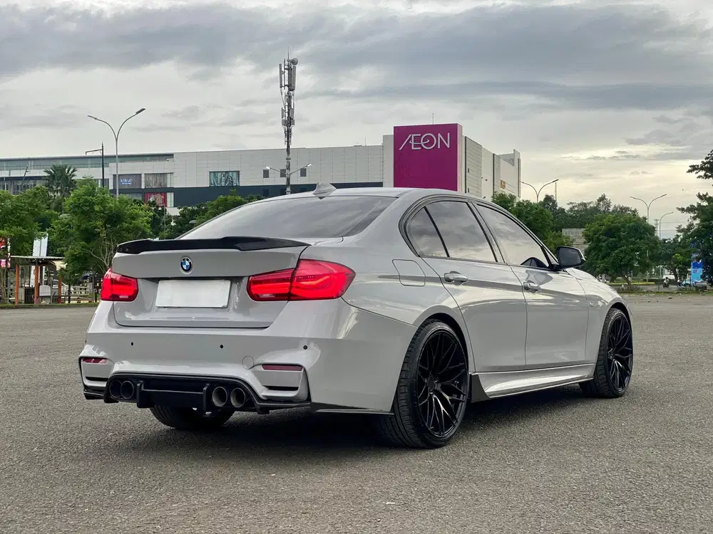 BMW 320i F30 Sport MPerformance B48 Facelift LCI 2017