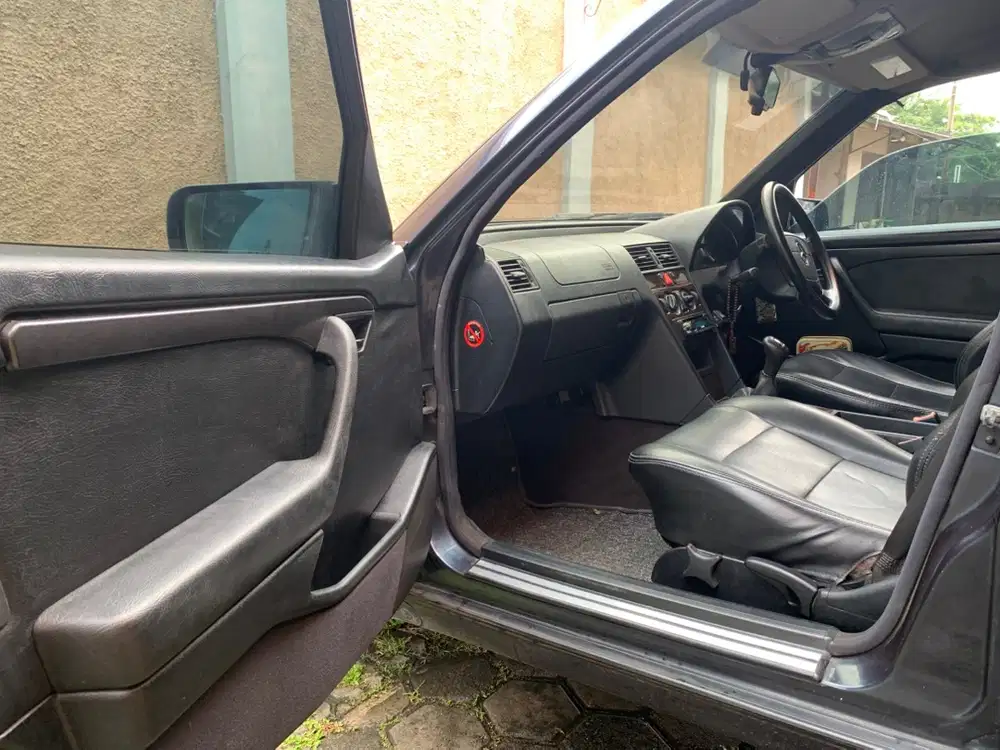 Mercedes-Benz C230 classic 1997 manual Bensin