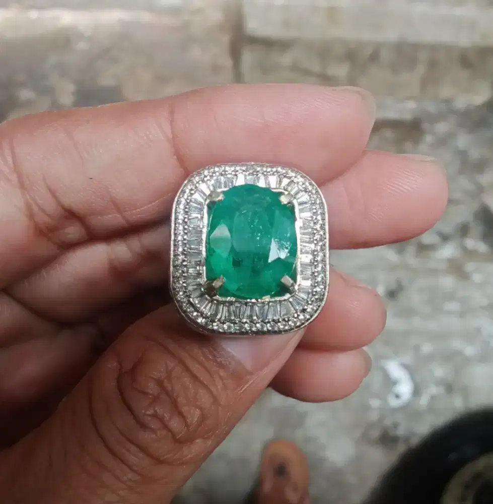 Batu zamrud Colombia 6,8crt