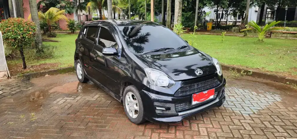 Mobil Ayla M sporty (manual)