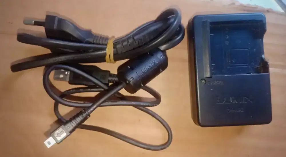 Charge kamera pocket & charge Baterai Lumix DE-A92