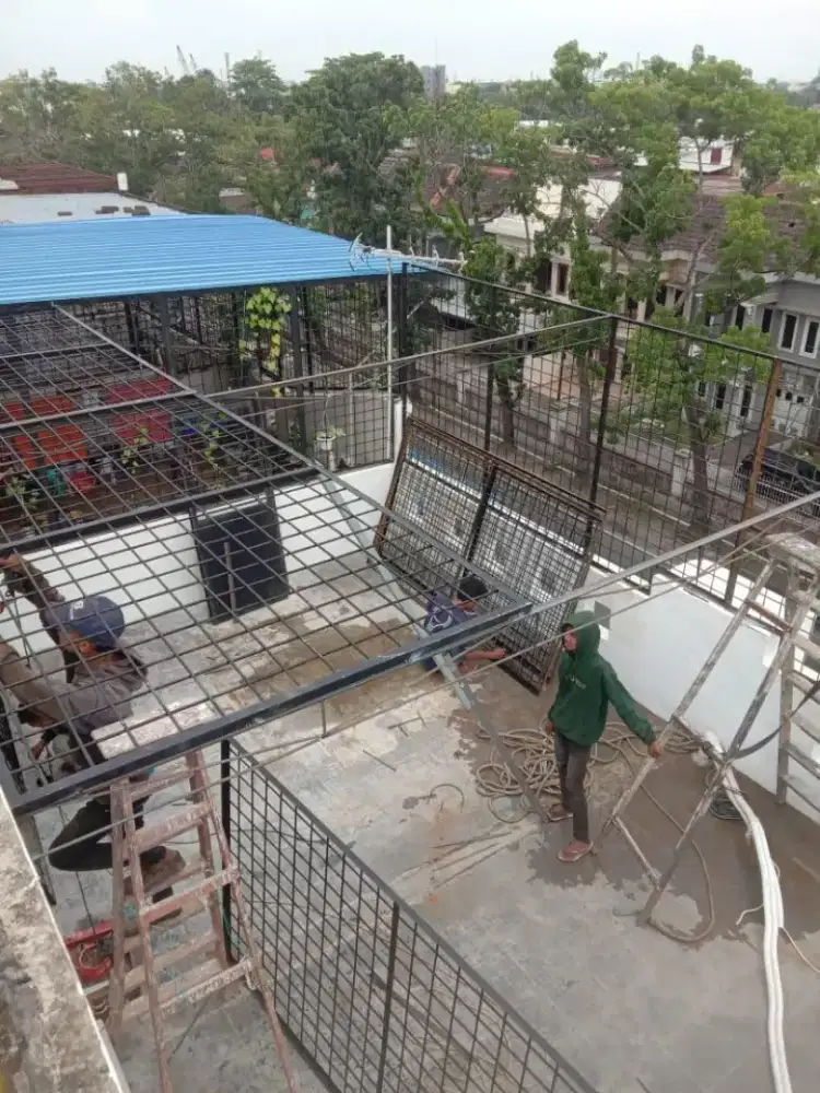 Kanopi dan kerangkeng