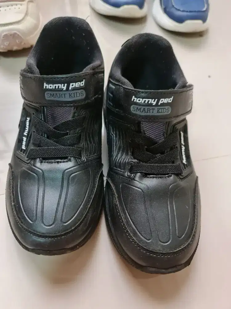 Jual sepatu anak SD homiped 100rb 3bh