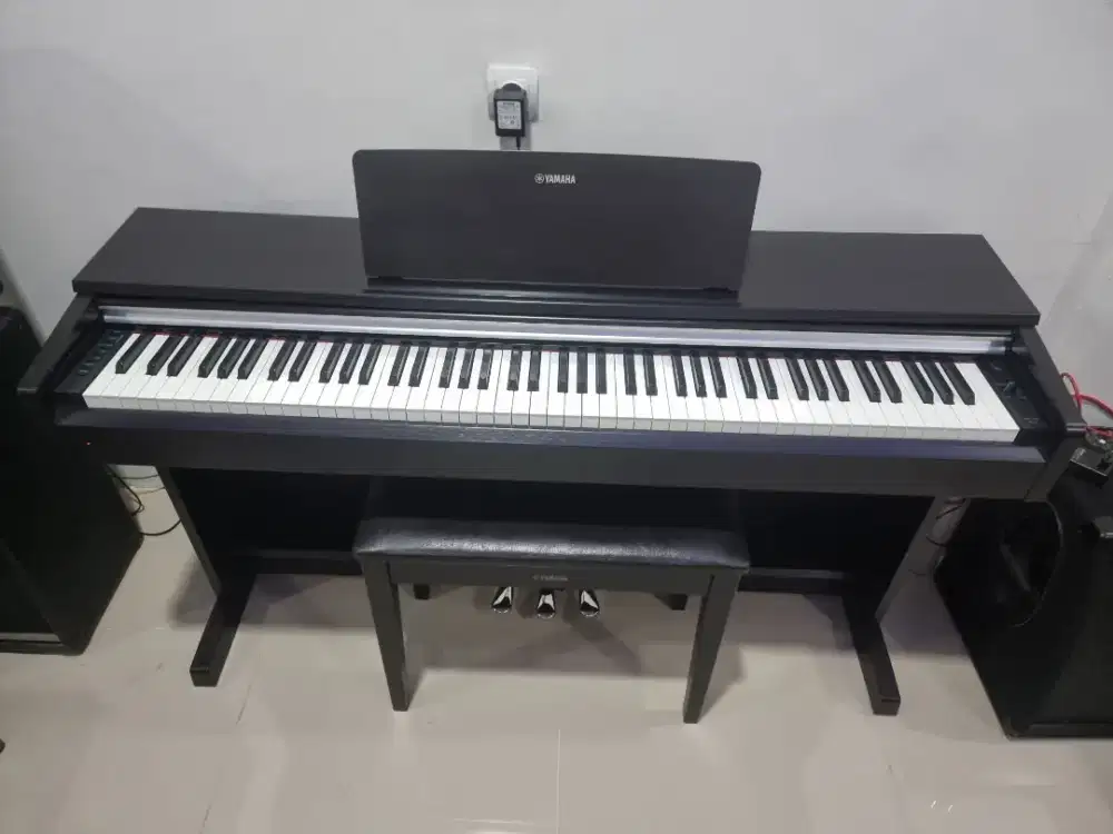 Piano yamaha arius ydp 142