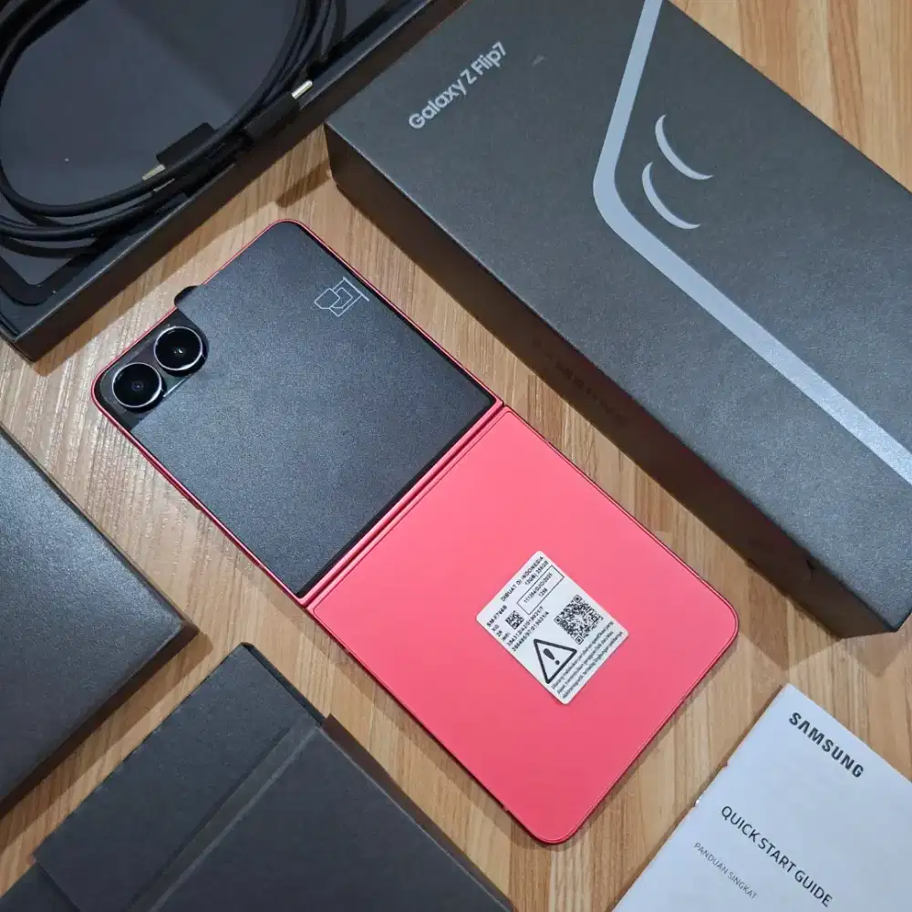 Samsung Galaxy Z Flip 7 12/256 SEIN Fullset