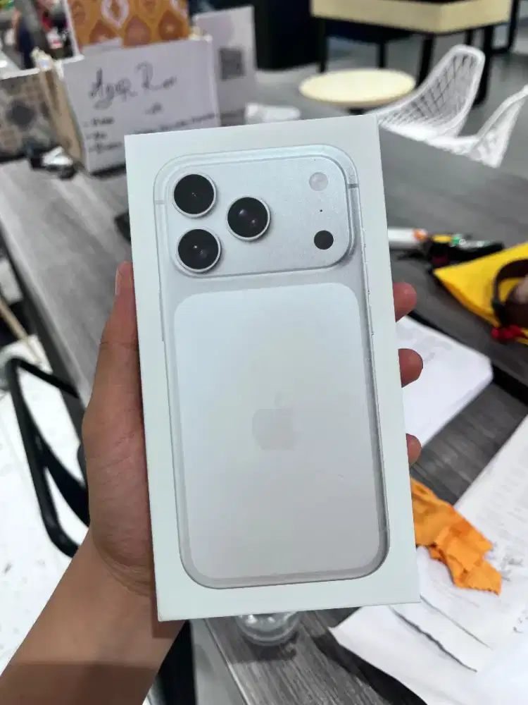 IPHONE 17 PRO 256GB SILVER