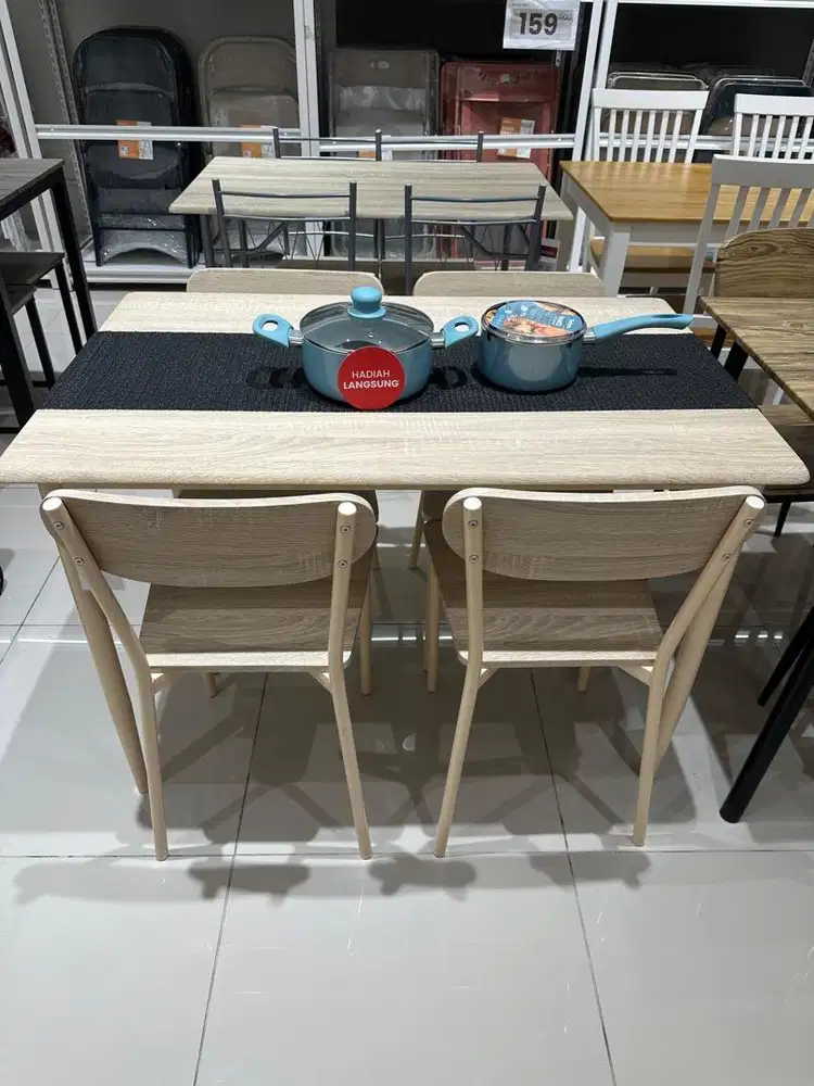 Meja Makan Gratis Panci