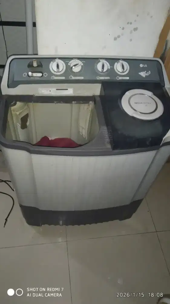 mesin cuci 2 tabung Merek LG