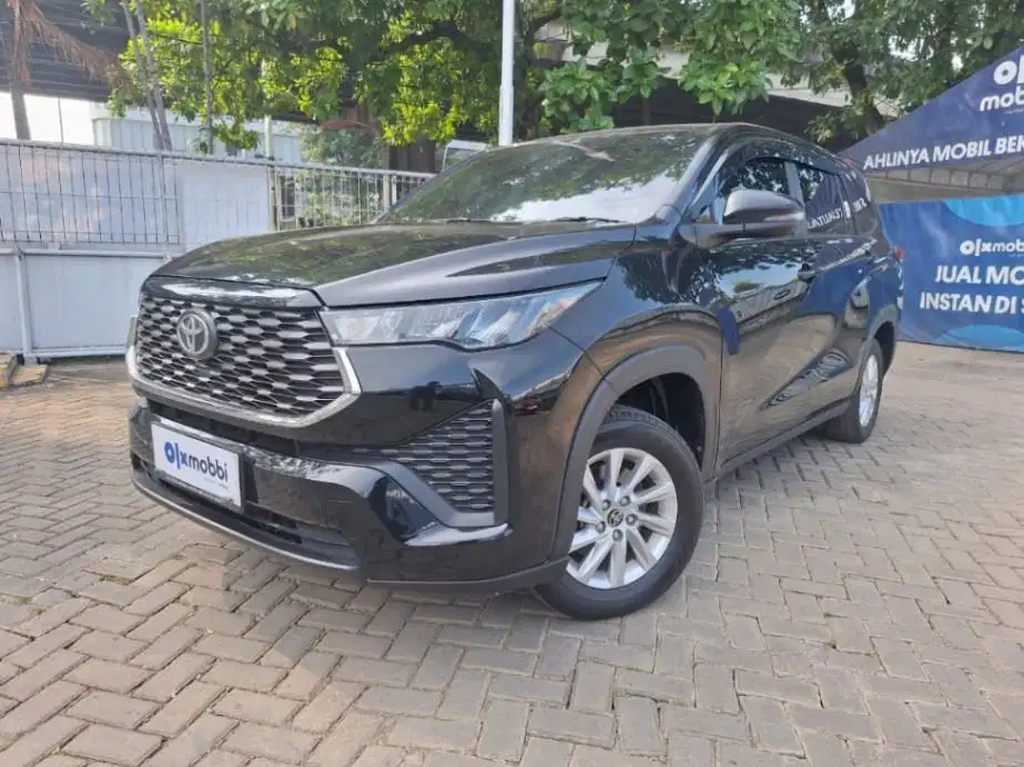 Toyota Kijang Innova 2.0 Zenix G CVT Bensin-AT 2022