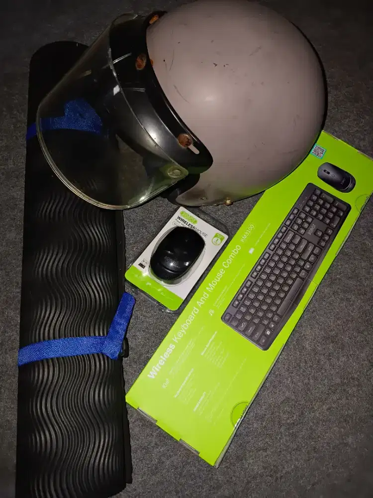 Jual helm, mouse keyboard (new), matras bekas 1 paket