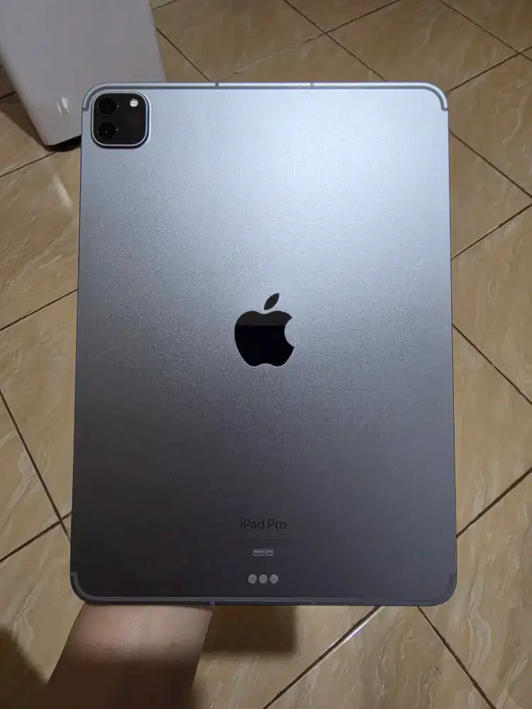 WTS Ipad Pro M2 128 GB wifi + Cell Space Gray Ex Ibox