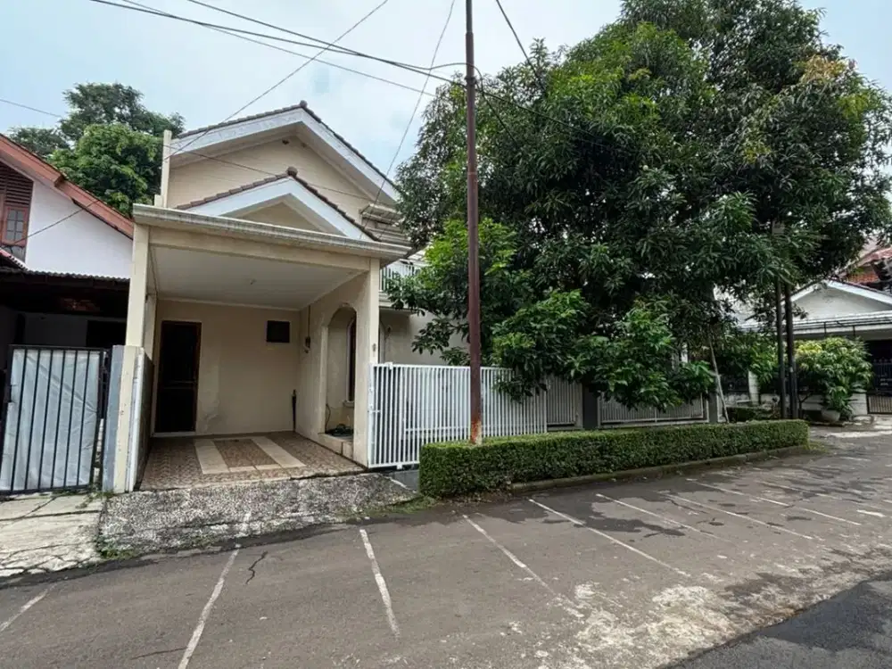 Rumah Hook 2 Lantai 3+1 Kamar Dekat Tol di Sektor 2