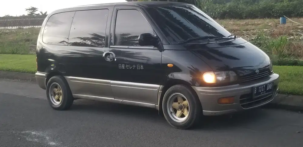 Nissan Serena 1996 Bensin