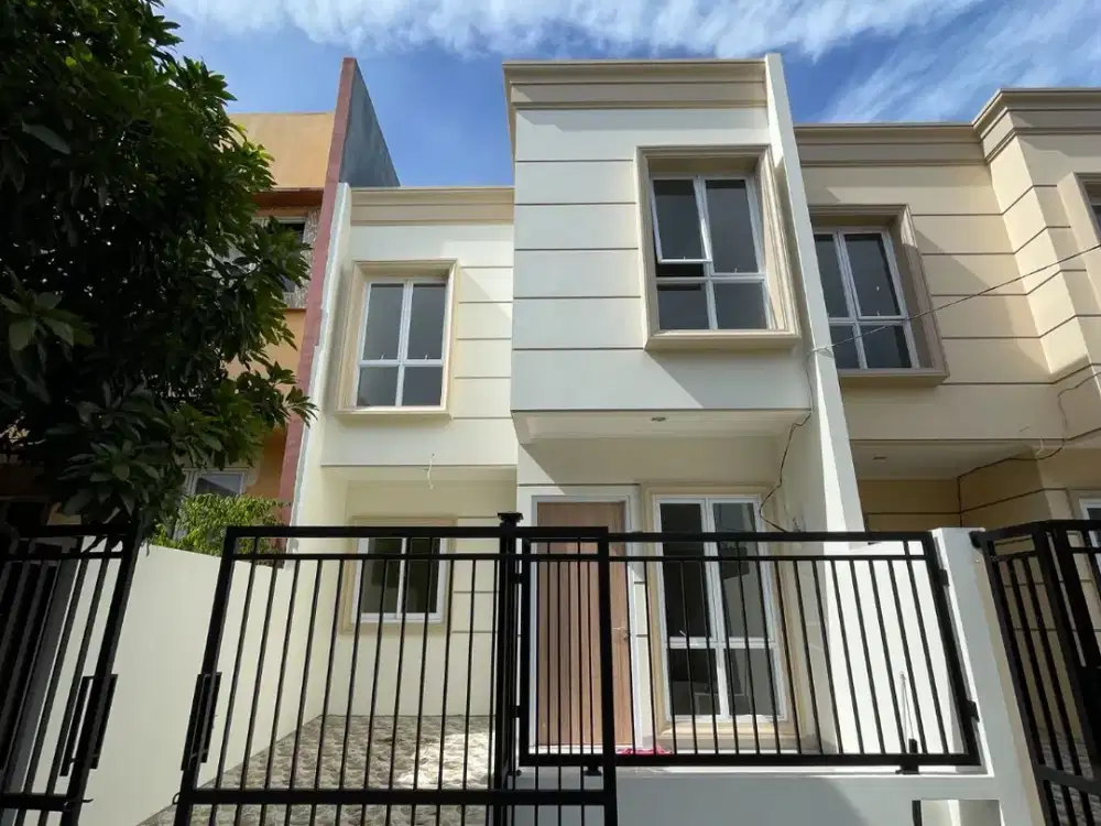 Rumah 2 lantai 3 kamar hadap timur laut di Sektor 7A