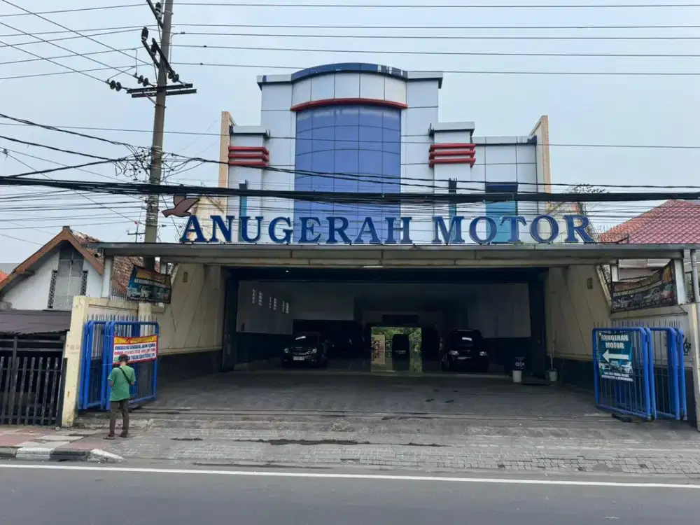 Showroom Strategis di Nol Jalan Raya Jenggolo, Sidoarjo