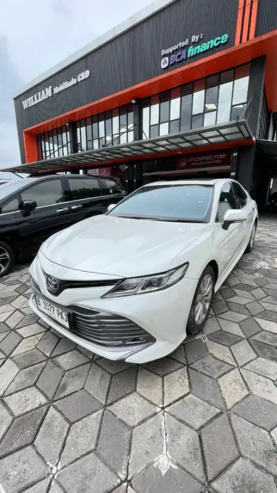 Toyota Camry V 2.5L A/T 2020