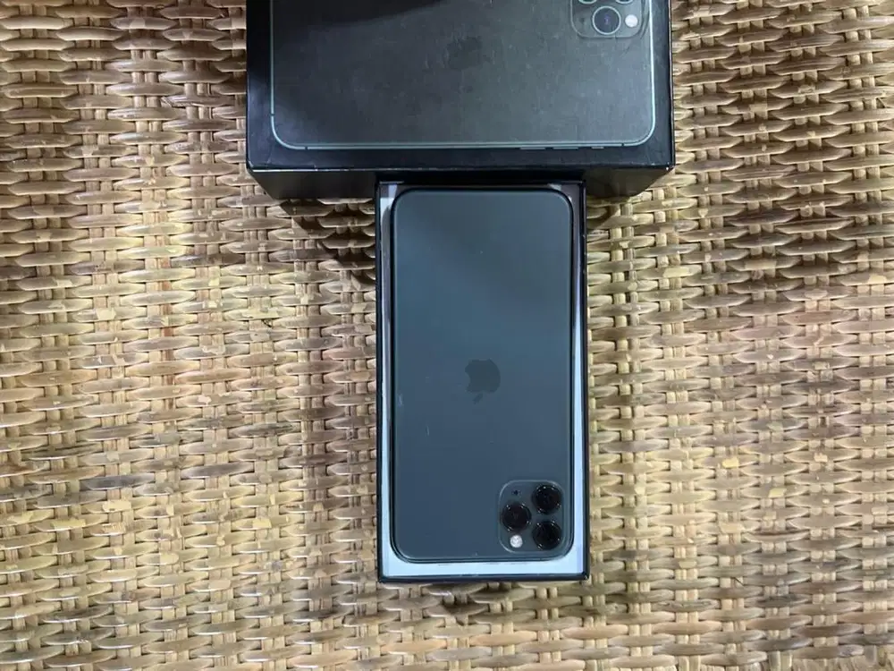 iphone 11 pro 256gb besik baru
