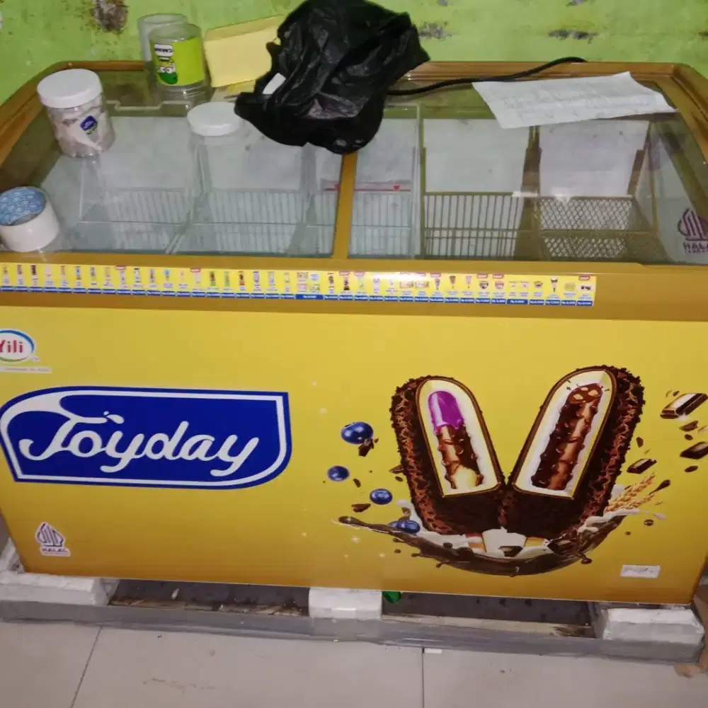 ICE CREAM FREEZER
