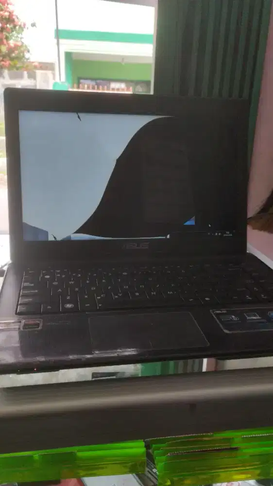 Laptop Asus x45u minus