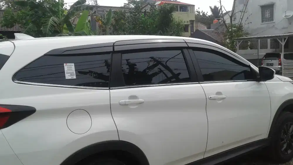 Kaca film mobil dan gedung