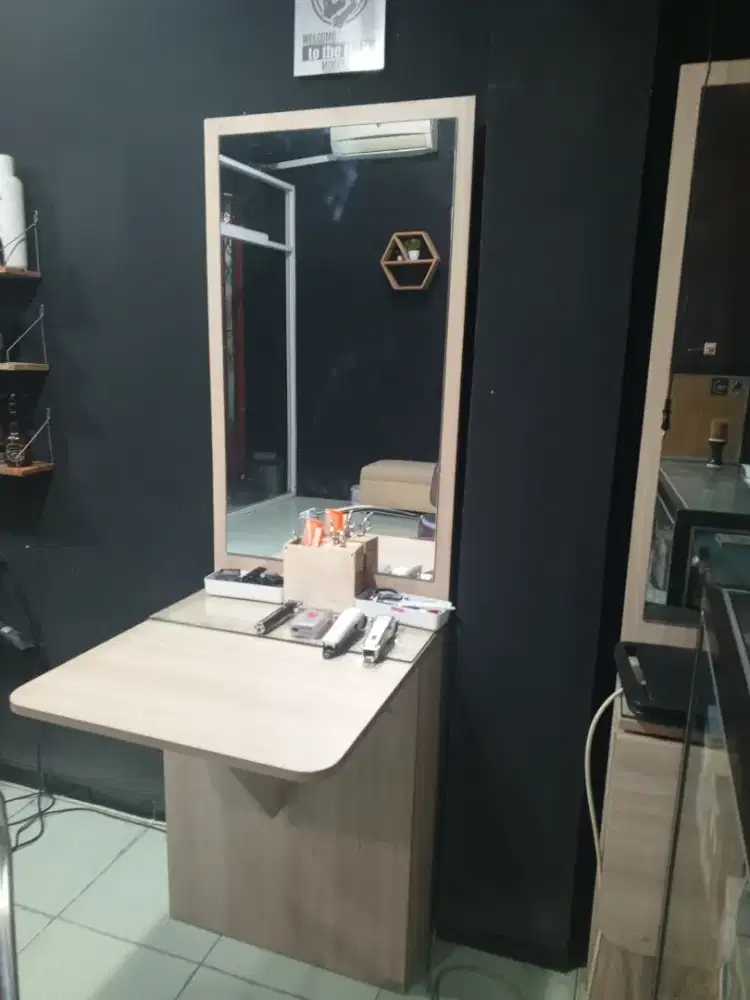 Kaca barbershop / kaca rias