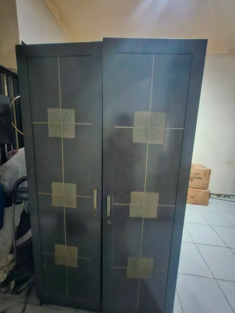 LEMARI PAKAIAN 2 PINTU