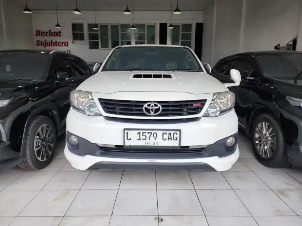 Tdp 50 fortuner VNT TRD matic diesel 2014 putih full orisinil