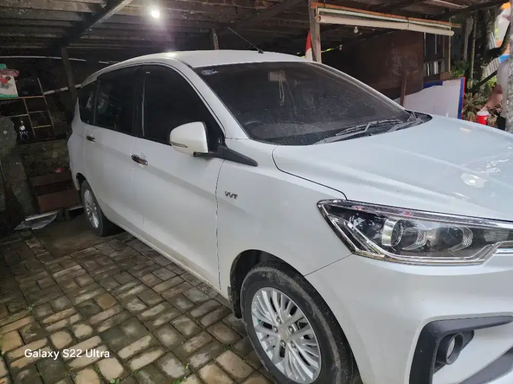 Ertiga GX 2018, warna putih