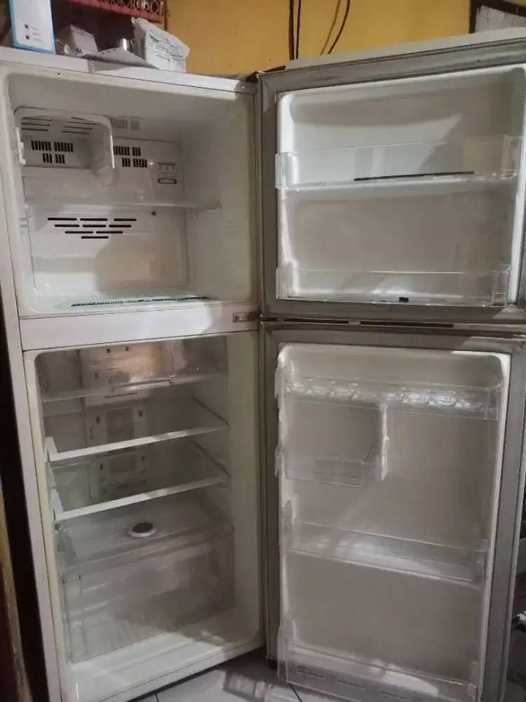 Kulkas LG 2 Pintu (Bekas)