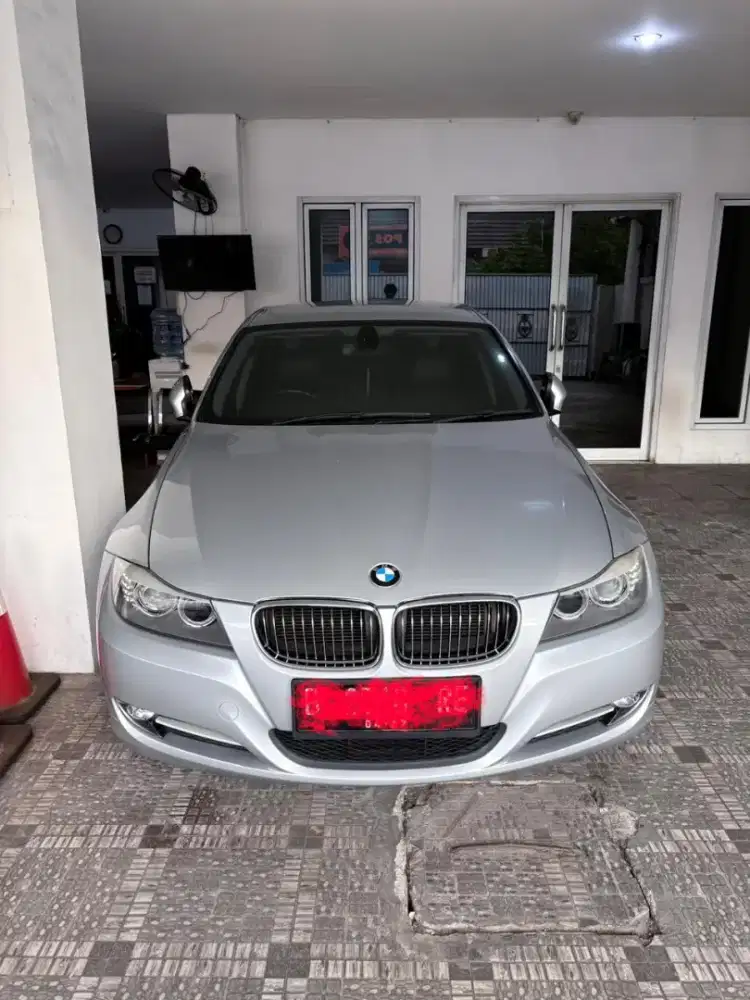 BMW E90 320i Facelift LCI