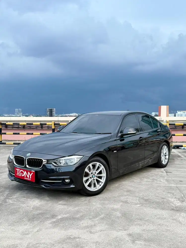 #Tony Mobil# BMW 320i F30 Sport Hitam 2018